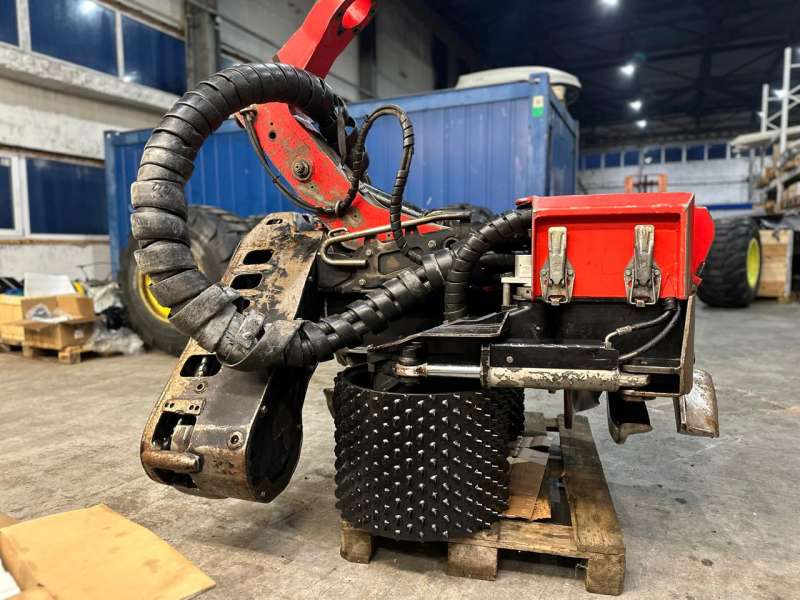 harvesternaya_golovka_komatsu_s132